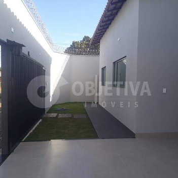house em Avenida Doutor Laerte Vieira Gonçalves, Santa Mônica - Uberlândia - MG