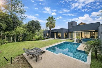 house em Rua João Baptista Villanova Artigas, Jardim Indaiá - Embu das Artes - SP