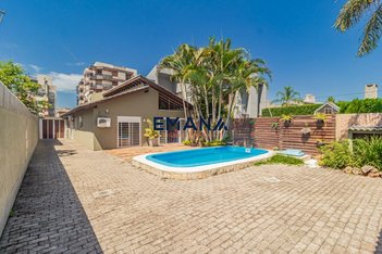 house em Rua Quinze de Novembro, Centro - Pelotas - RS