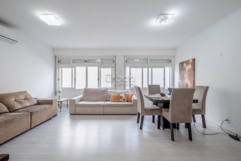 apartment em Rua Mostardeiro, Rio Branco - Porto Alegre - RS