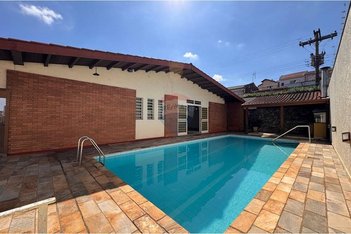 house em Rua Dom Aguirre, Centro - Bragança Paulista - SP