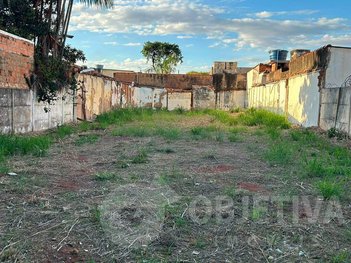 land_lot em Avenida Cesário Crosara, Presidente Roosevelt - Uberlândia - MG