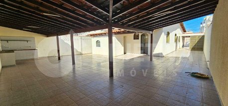 house em Avenida Professora Juvenília dos Santos, Santa Mônica - Uberlândia - MG