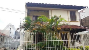 house em Rua Barão de Cerro Largo, Menino Deus - Porto Alegre - RS