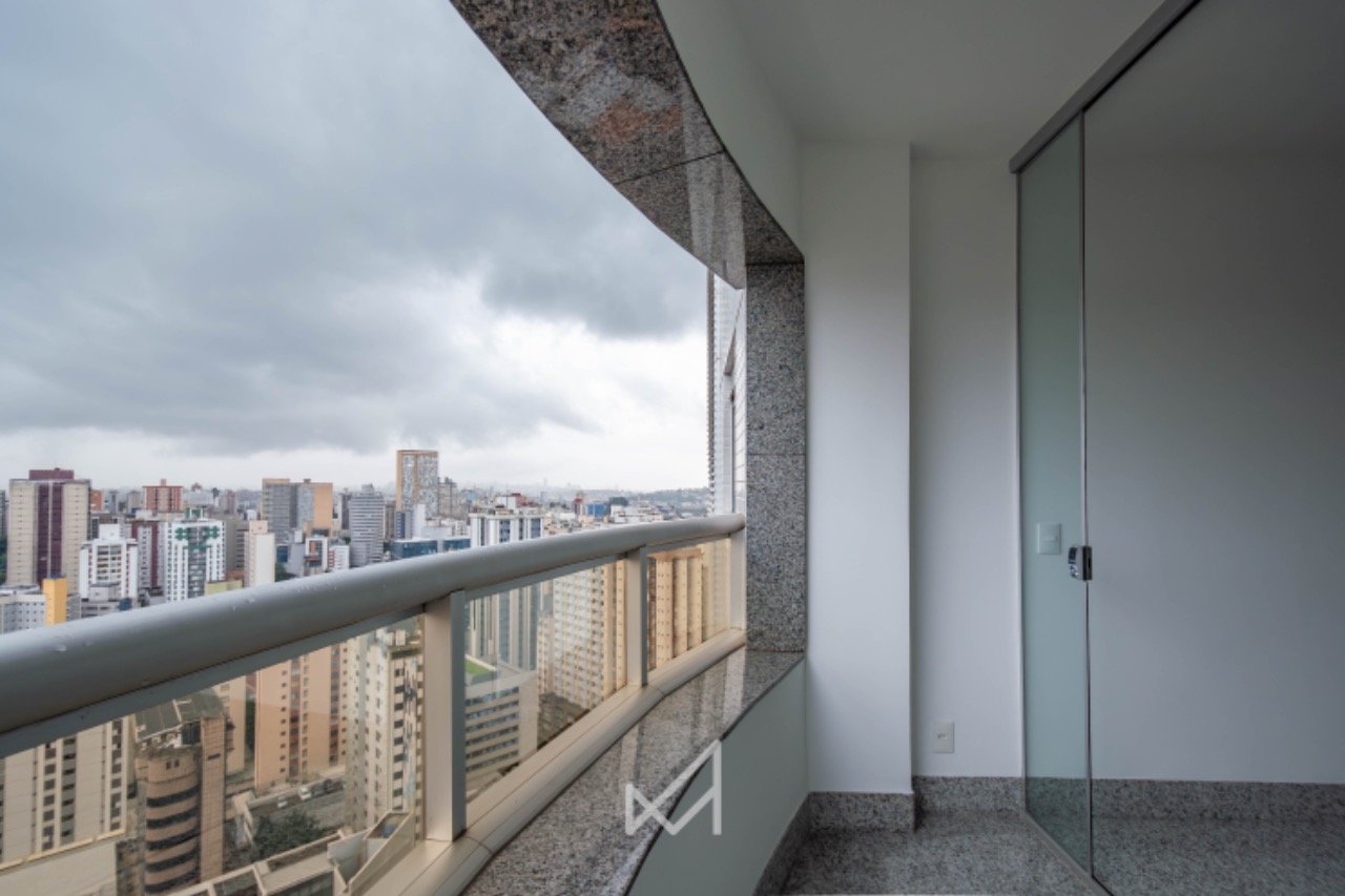 Apartamento a venda no Lourdes, Belo Horizonte - Varanda(1)