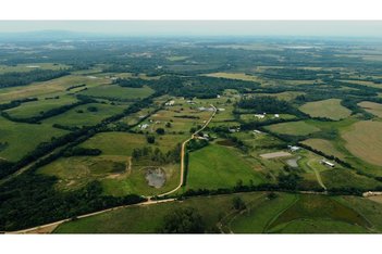 agricultural em Rua Cirurgião Vaz Ferreira, Centro - Viamão - RS