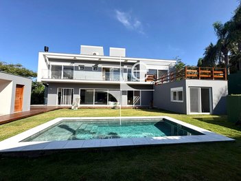 house em Rodovia Doutor Antônio Luiz Moura Gonzaga, Rio Tavares - Florianópolis - SC