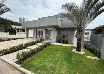 house em Rua Ildefonso Manoel Martins, Barra - Balneário Camboriú - SC