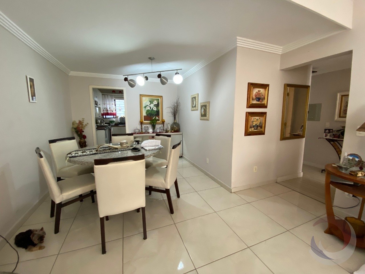 Sala(1)