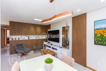 apartment em Rua Jataí, Cristal - Porto Alegre - RS