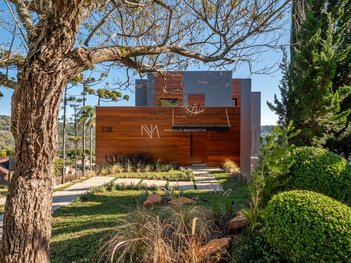 house em Rua das Alfazemas, Prinstrop - Gramado - RS