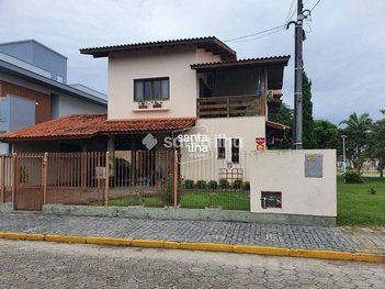 house em Rua Professor Américo Vespúcio Pratés, Carianos - Florianópolis - SC