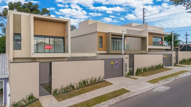 house em Rua Coronel José Carvalho de Oliveira, Uberaba - Curitiba - PR
