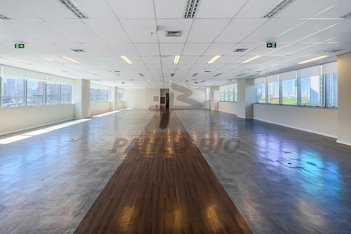 business em Avenida Doutor Chucri Zaidan, Vila Cordeiro - São Paulo - SP