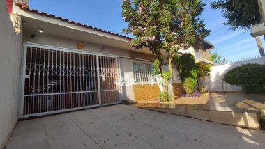 house em Rua Inércio Picelli, Pacaembu - Londrina - PR