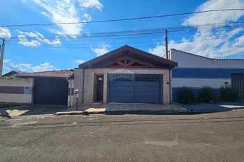 house em Rua Doutor Nathanael Ferreira Nobre, Loteamento Popular Istor Luppi - Itapira - SP
