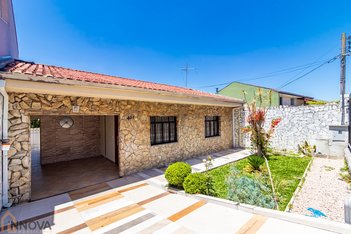 house em Rua Eugênio da Silva Lopes, Alto Boqueirão - Curitiba - PR