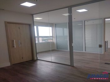 office em Rua Doutor Pompílio Mercadante, Centro - Jacareí - SP