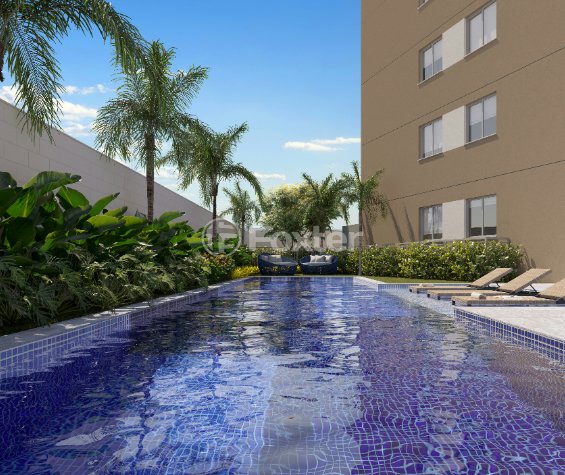 piscina-com-area-de-descanso-e-jardim