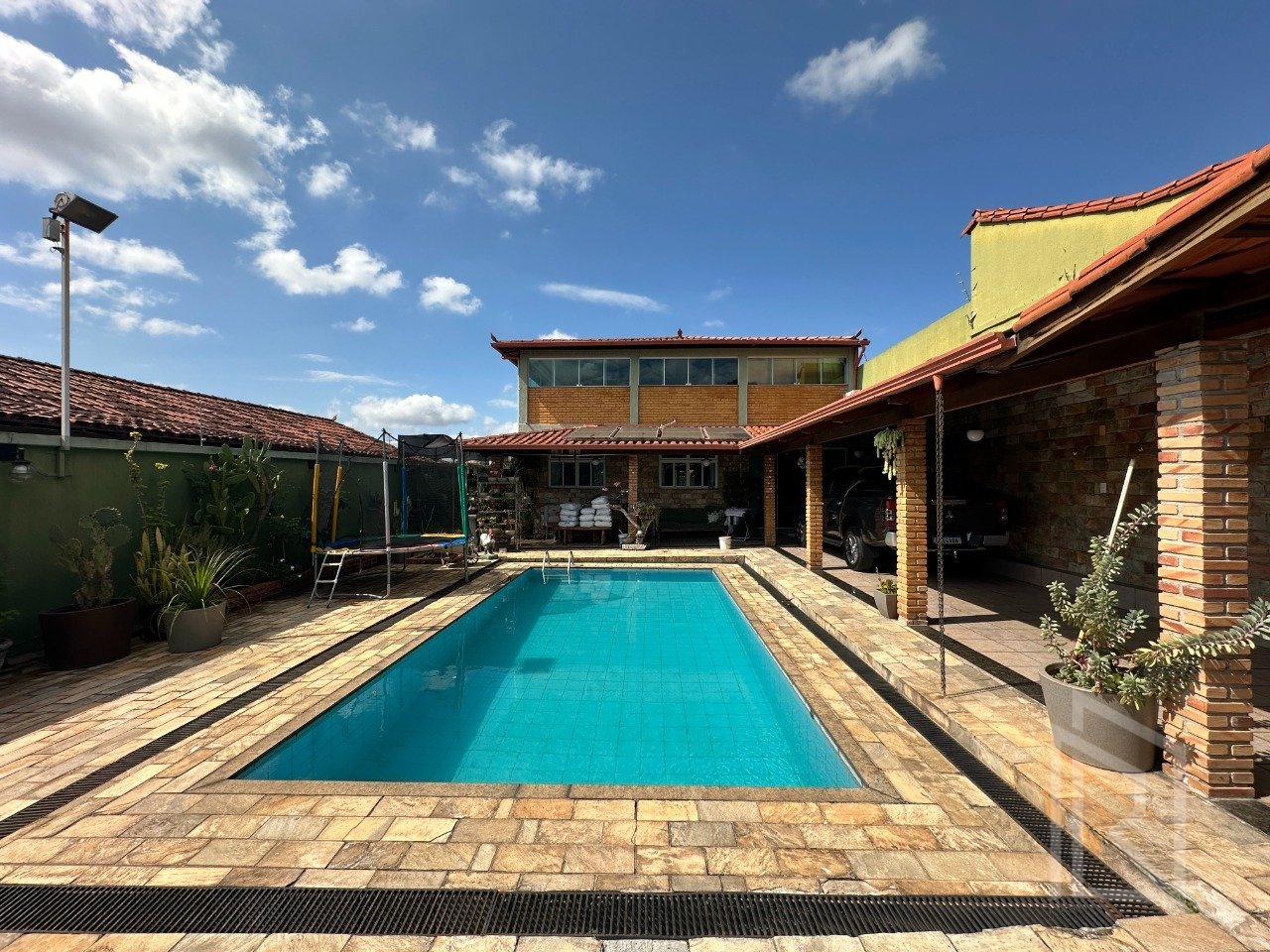 Casa com 4 quartos — Jardim Guanabara, Belo Horizonte