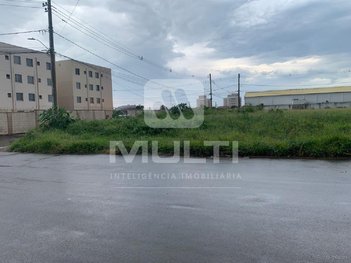 land_lot em Rua Canoas, Morumbi - Uberlândia - MG