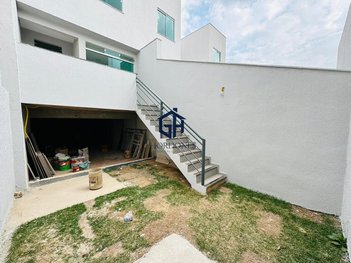 house em Rua Carangola, Parque Xangri-Lá - Contagem - MG