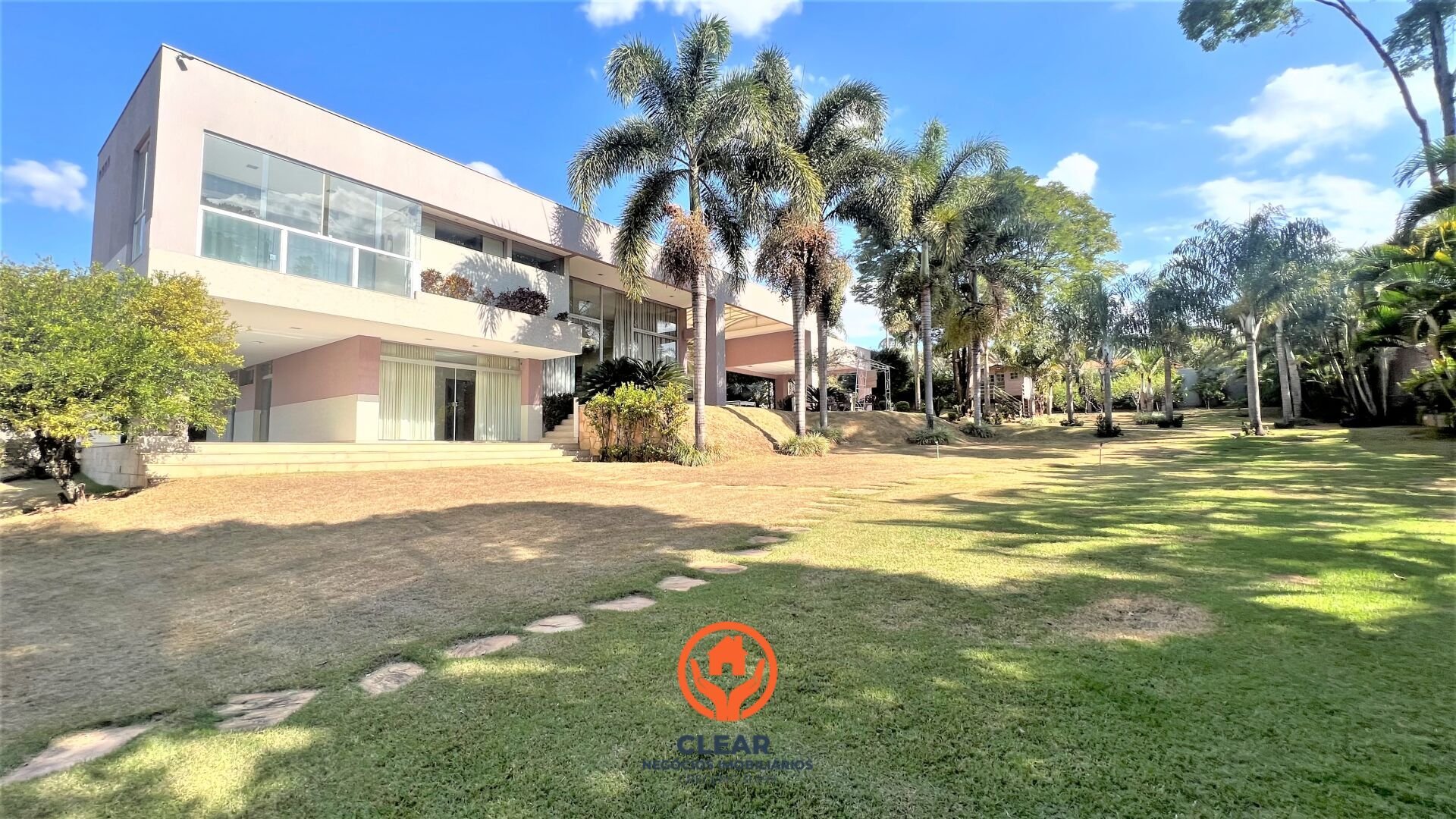 Casa com 4 quartos — Braúnas, Belo Horizonte