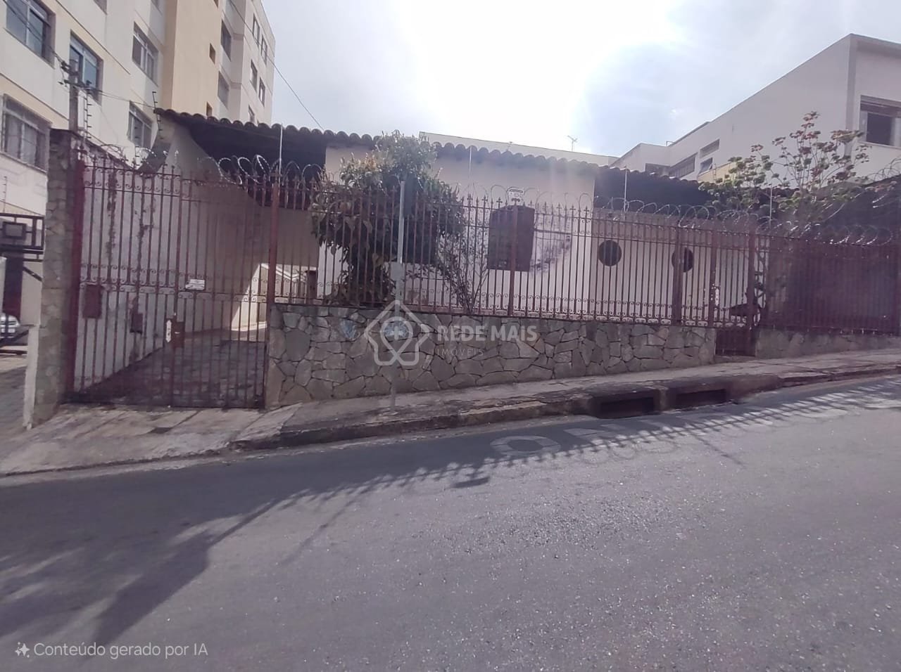 Casa com 3 quartos — Grajaú, Belo Horizonte