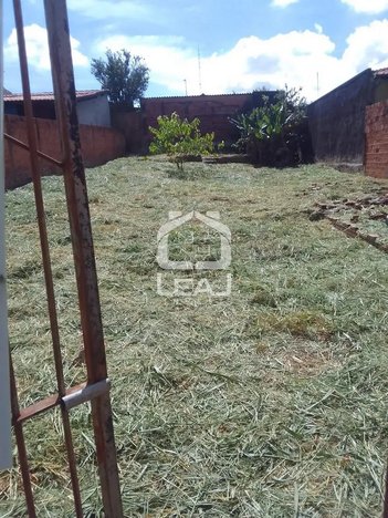 land_lot em Rua Soldado-Polícia Militar Rubens de Oliveira Cardoso, Jardim Aeroporto - Botucatu - SP