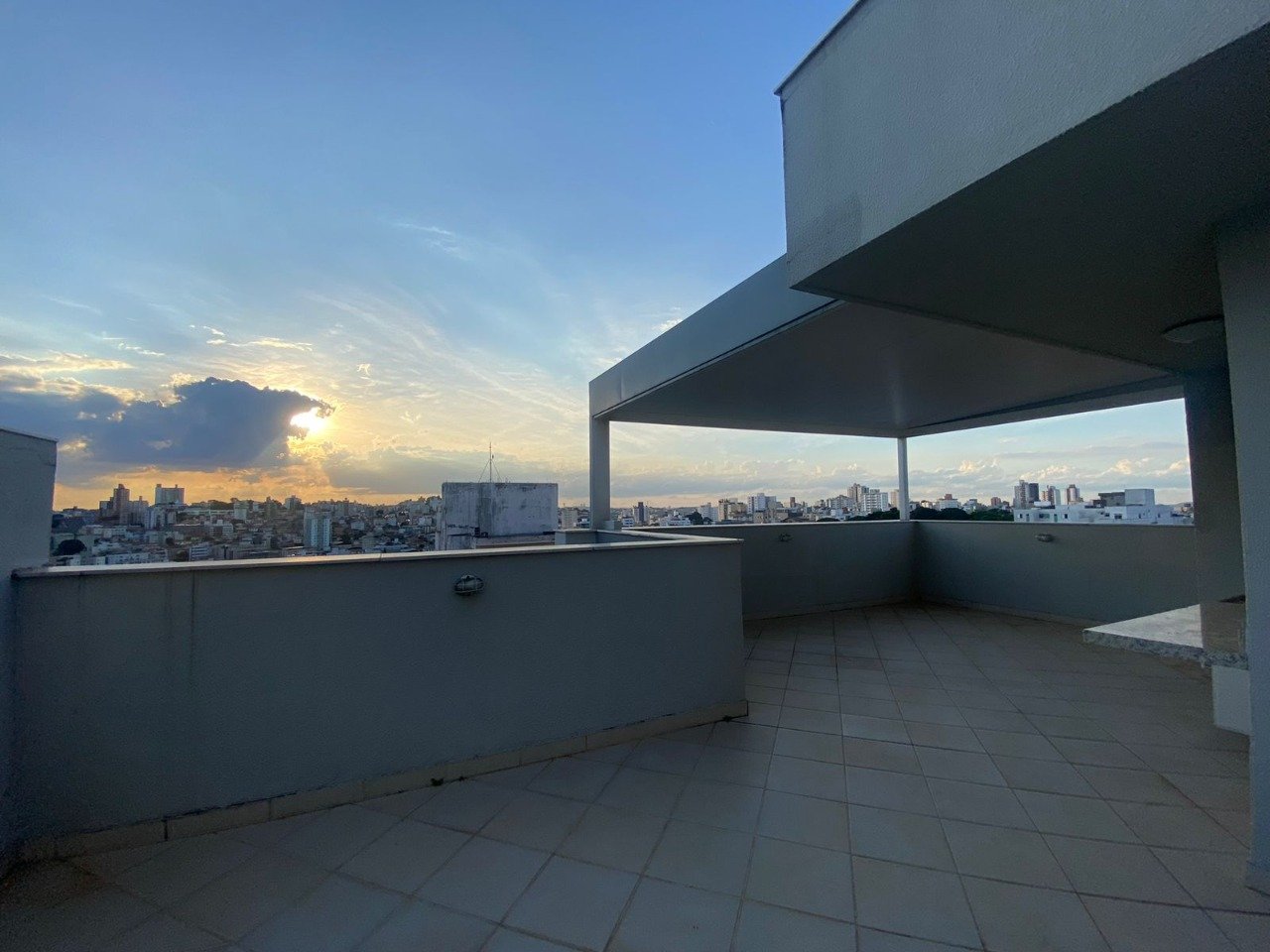Cobertura com 3 quartos — Sagrada Família, Belo Horizonte