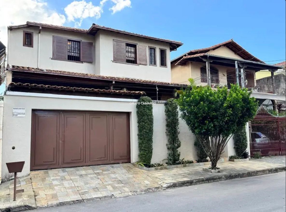 Casa com 4 quartos — Dona Clara, Belo Horizonte