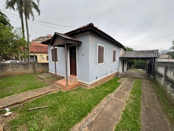 house em Rua Adib Teixeira Chedid, Centro - Gravataí - RS