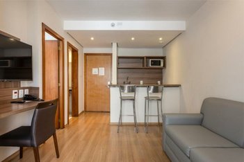 apartment em AV Borges de Medeiros, Centro Histórico - Porto Alegre - RS