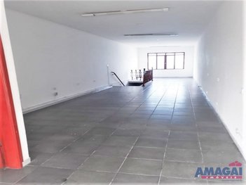 office em Rua Doutor Pompílio Mercadante, Centro - Jacareí - SP