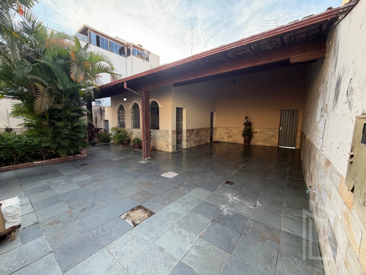 Casa com 7 quartos — Santa Mônica, Belo Horizonte