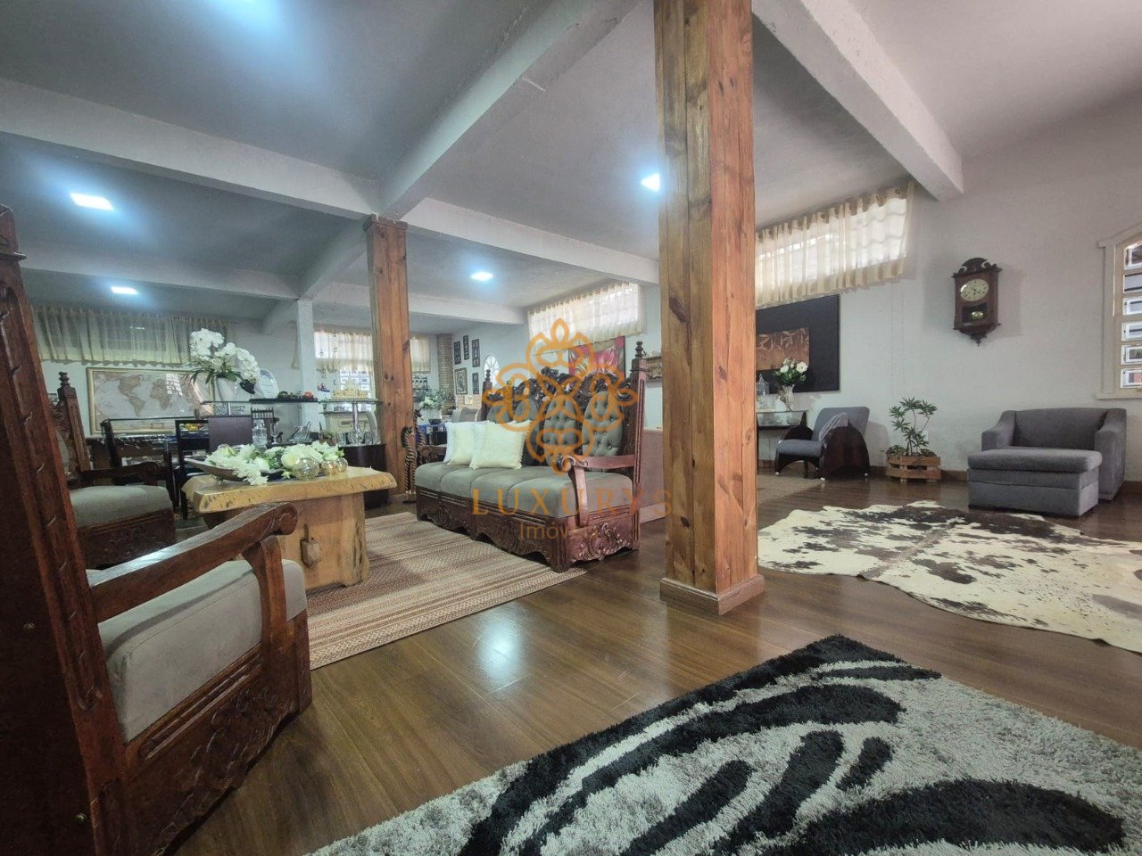 Casa com 4 quartos — Santa Lúcia, Belo Horizonte
