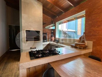 house em Avenida Comendador Alexandrino Garcia, Minas Gerais - Uberlândia - MG