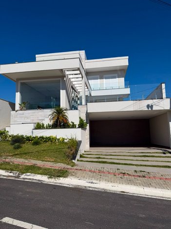 house em Avenida da Augusto de Carvalho, Parque Ipiranga - Resende - RJ