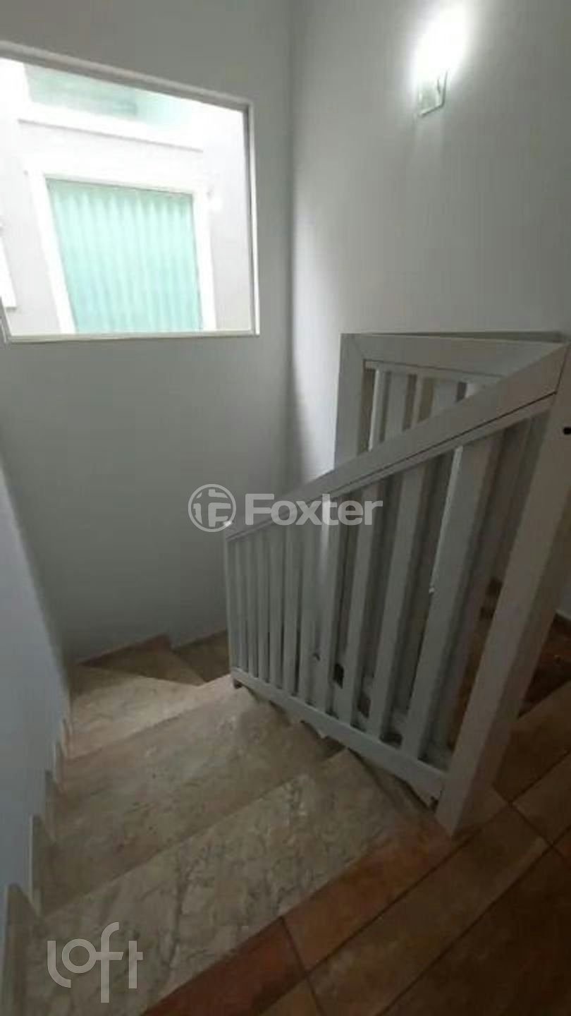 b0458f37