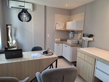 business em Rua Barão do Rio Branco, Passagem - Cabo Frio - RJ