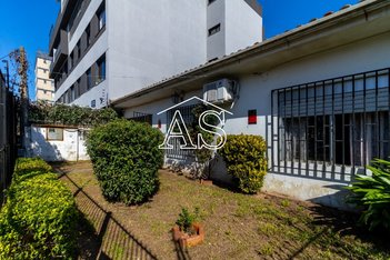 house em Rua Oito de Julho, Jardim Botânico - Porto Alegre - RS