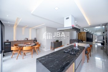 house em Rua Holanda, Boa Vista - Curitiba - PR