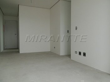apartment em Avenida Parada Pinto, Vila Nova Cachoeirinha - São Paulo - SP