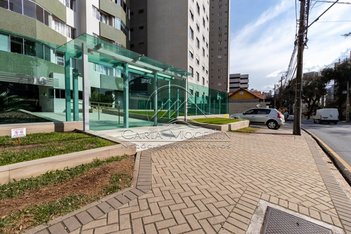 apartment em Rua Guilherme Pugsley, Água Verde - Curitiba - PR
