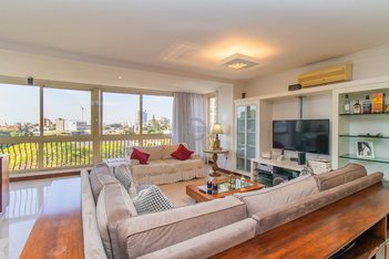 apartment em Emílio de Menezes, Três Figueiras - Porto Alegre - RS