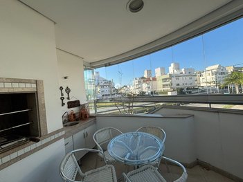apartment em Avenida dos Dourados, Jurerê Internacional - Florianópolis - SC
