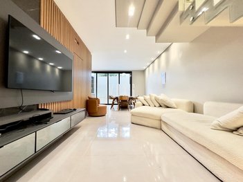 house em Rua Emanoel Voluz, Pinheirinho - Curitiba - PR