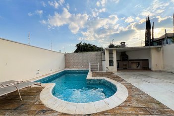 house em Rua das Hortênsias, Mirandópolis - São Paulo - SP