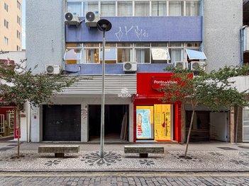 business em Rua Voluntários da Pátria, Centro - Curitiba - PR