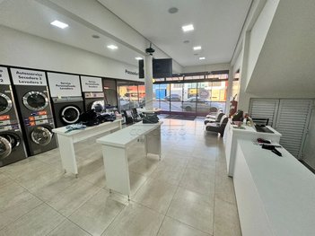 business em Avenida Camilo Mazoni, Jardim Paraíso II - Botucatu - SP